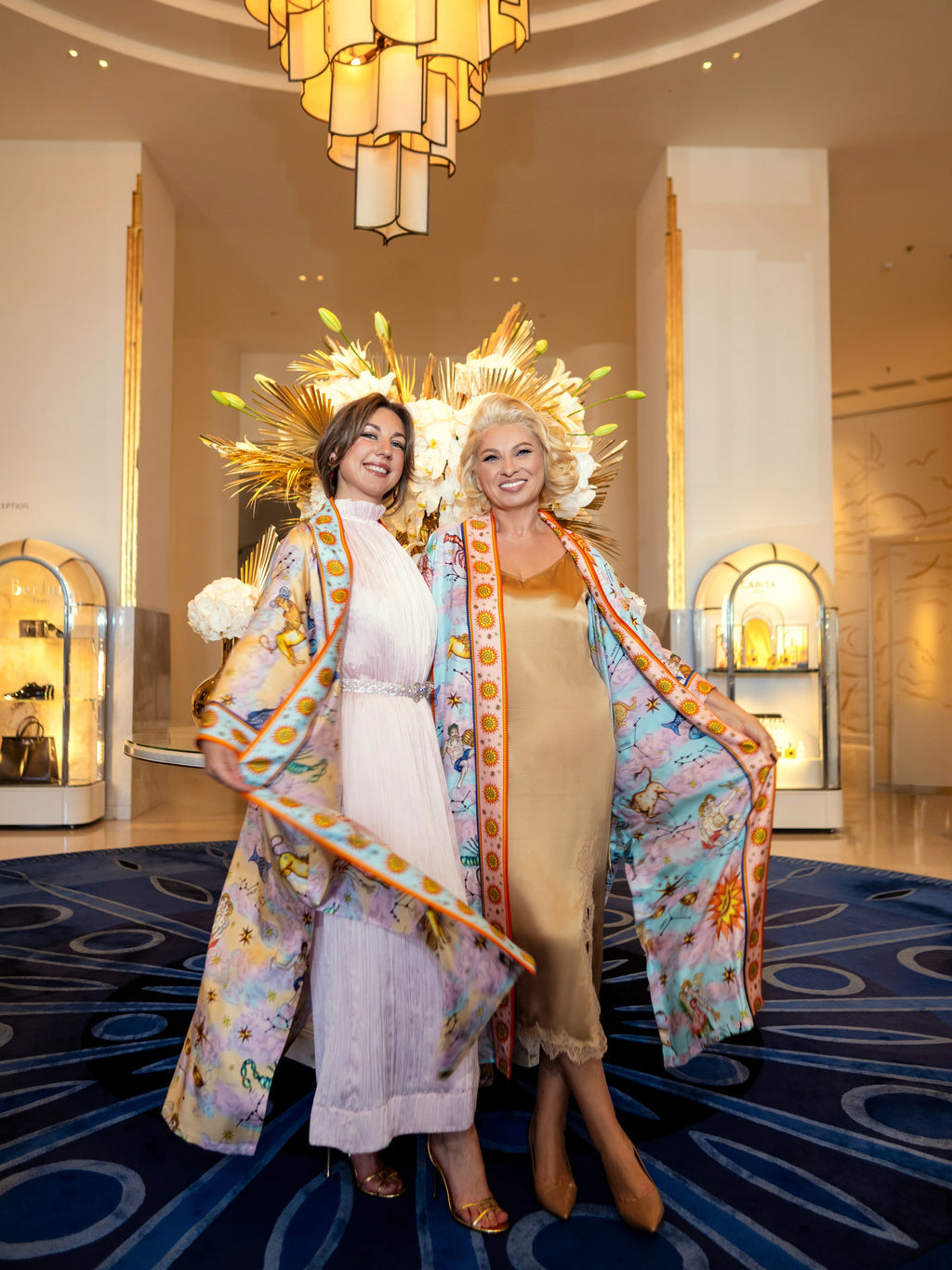 KIMONO MIT STERNZEICHEN
