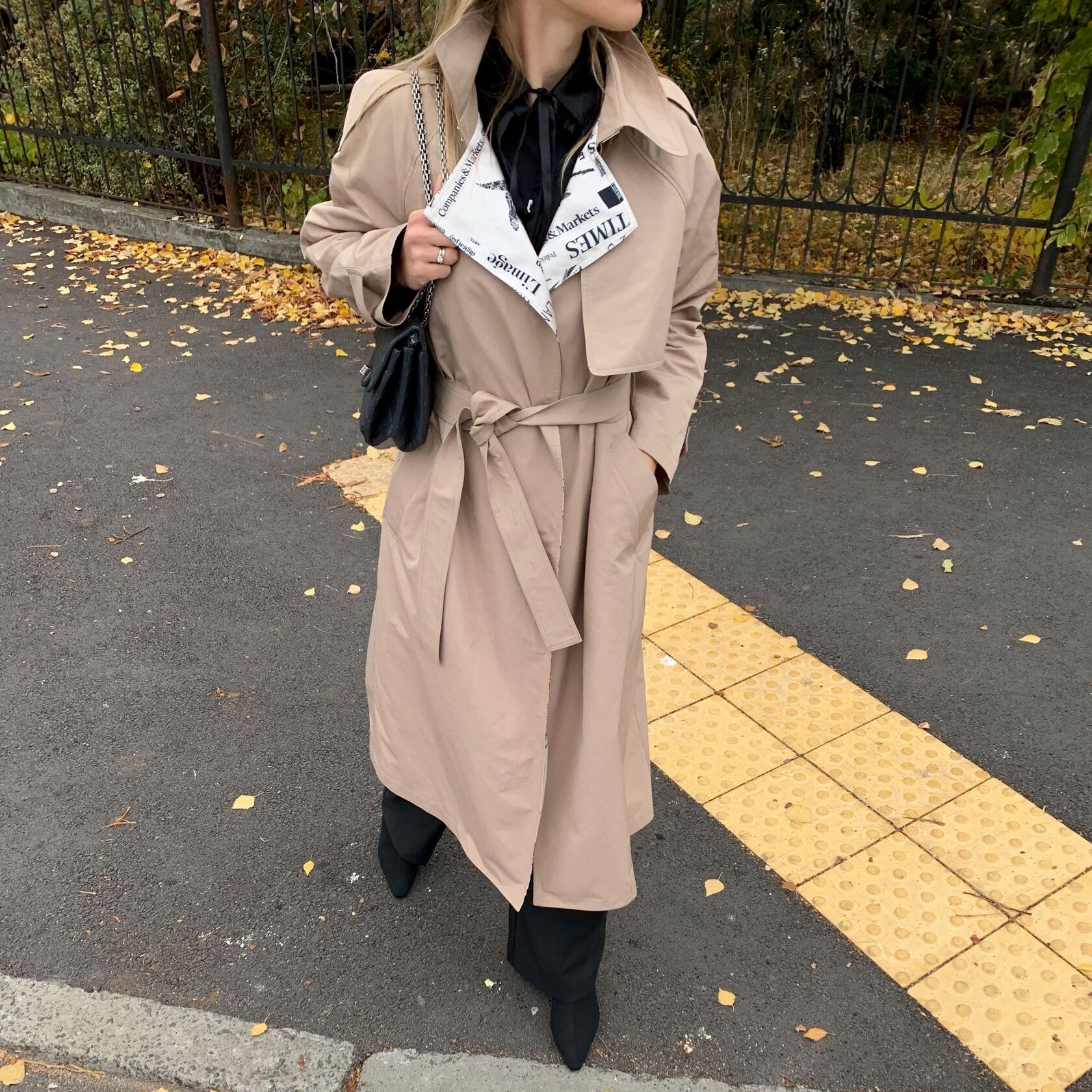 TRENCH COAT